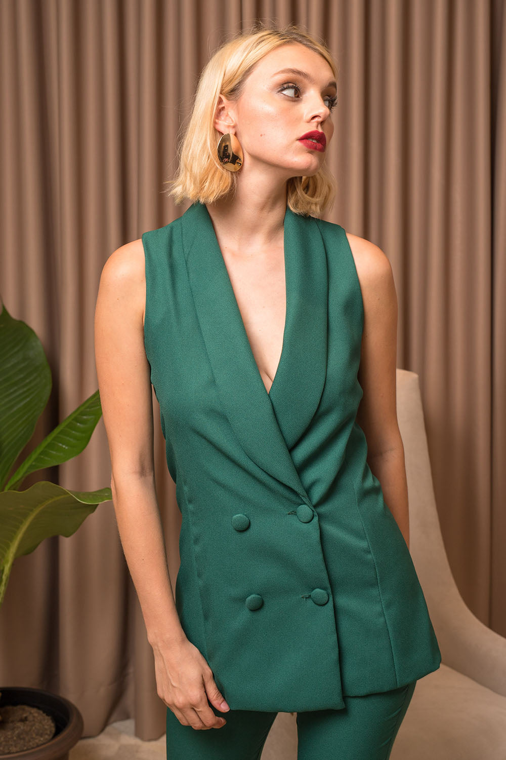 1000x1500_Zoo_HOL18_L035_012