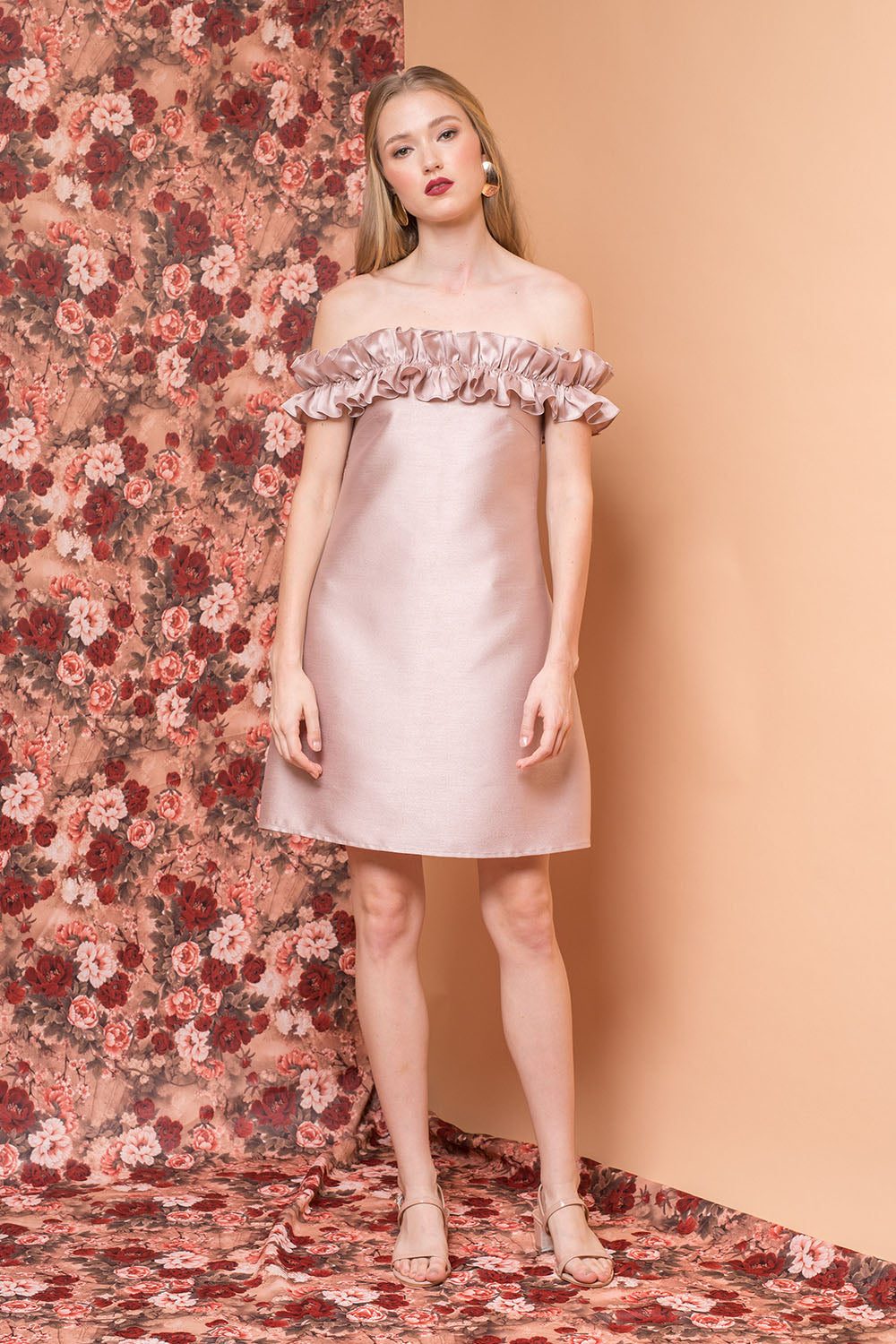 first-1000x1500_Zoo_HOL18_L068_001