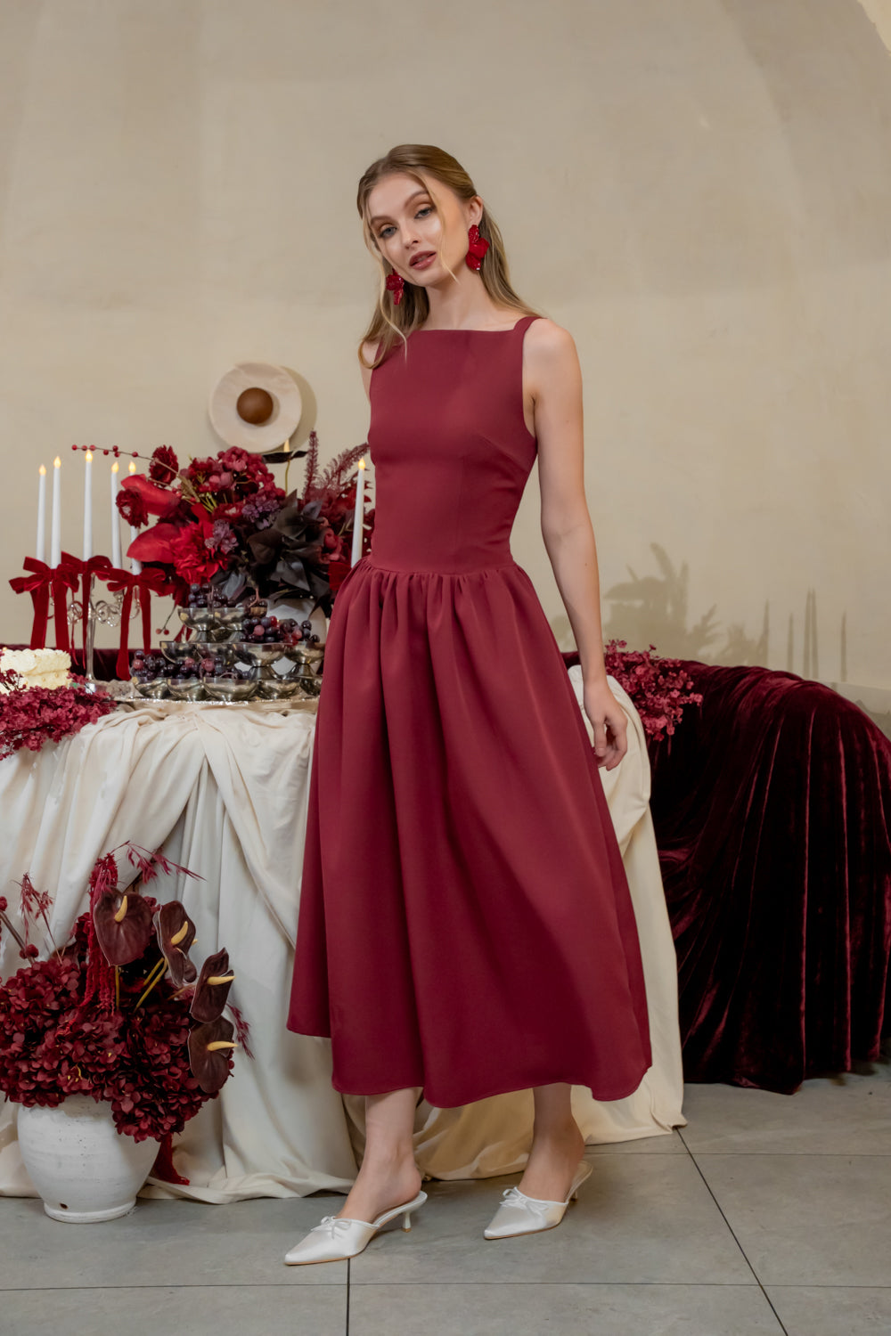 ROSINE DRESS Sleeveless Boat Neck Midi Dress (Maroon Neocrepe)