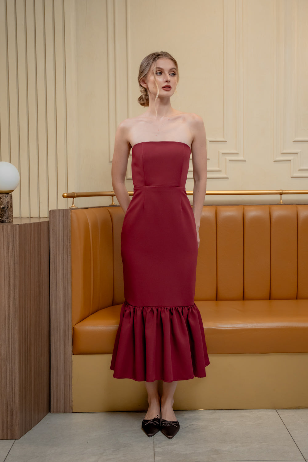 AMANDINE DRESS Strapless Midi Dress with Ruffle Hem (Dark Maroon Neocrep)