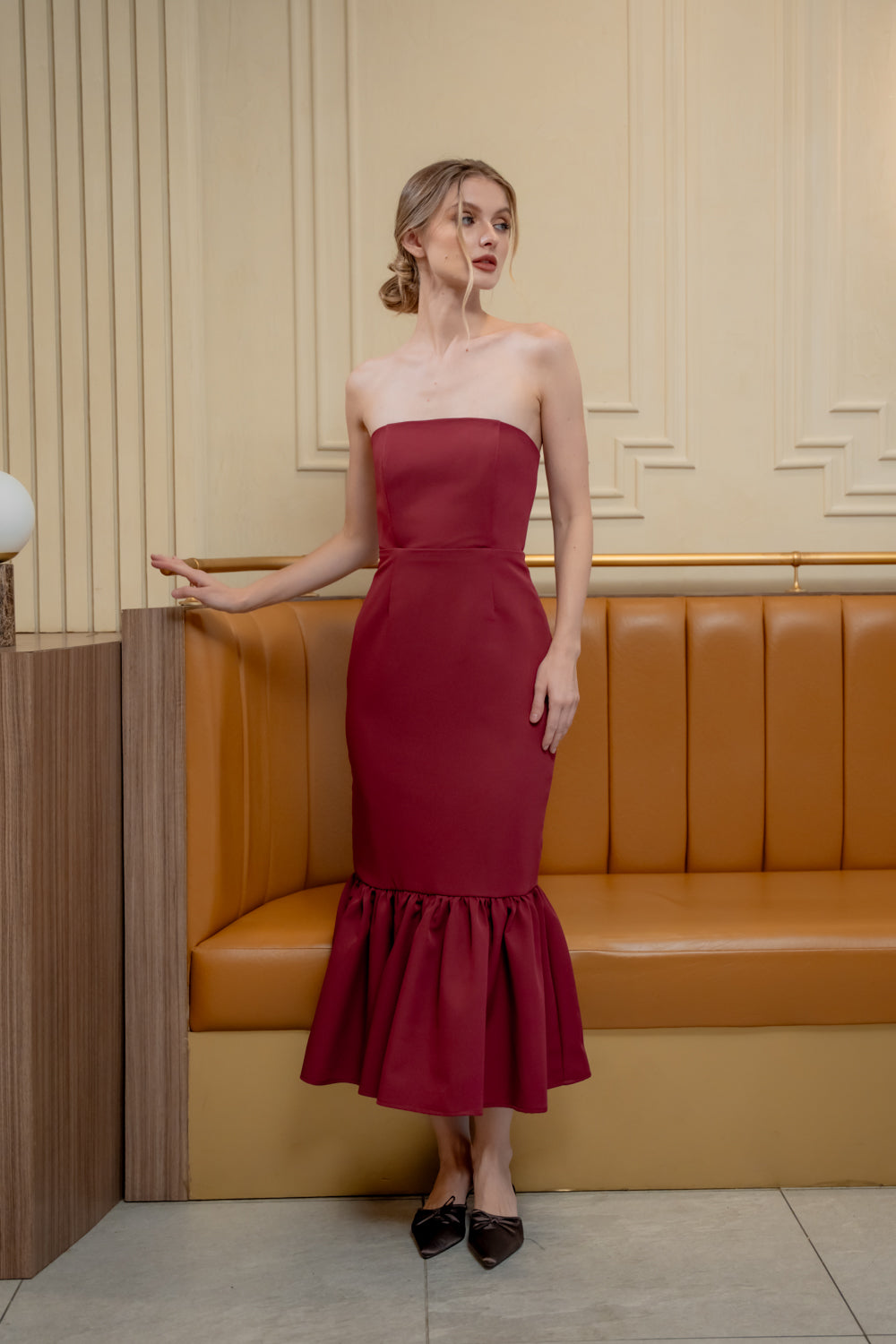 AMANDINE DRESS Strapless Midi Dress with Ruffle Hem (Dark Maroon Neocrep)