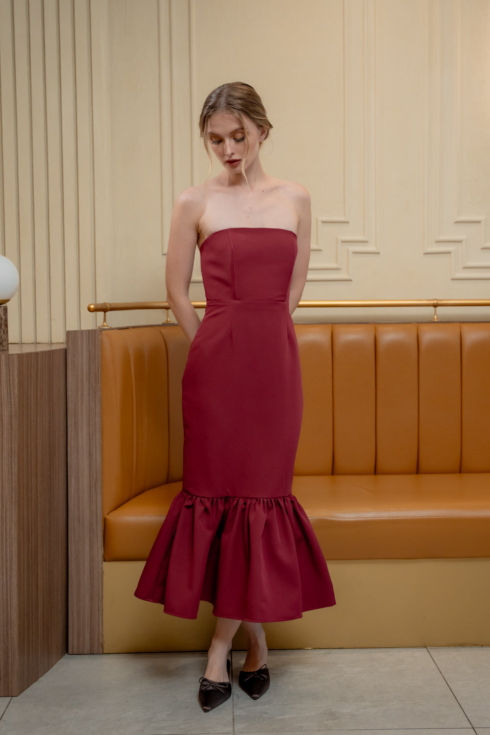 AMANDINE DRESS Strapless Midi Dress with Ruffle Hem (Dark Maroon Neocrep)