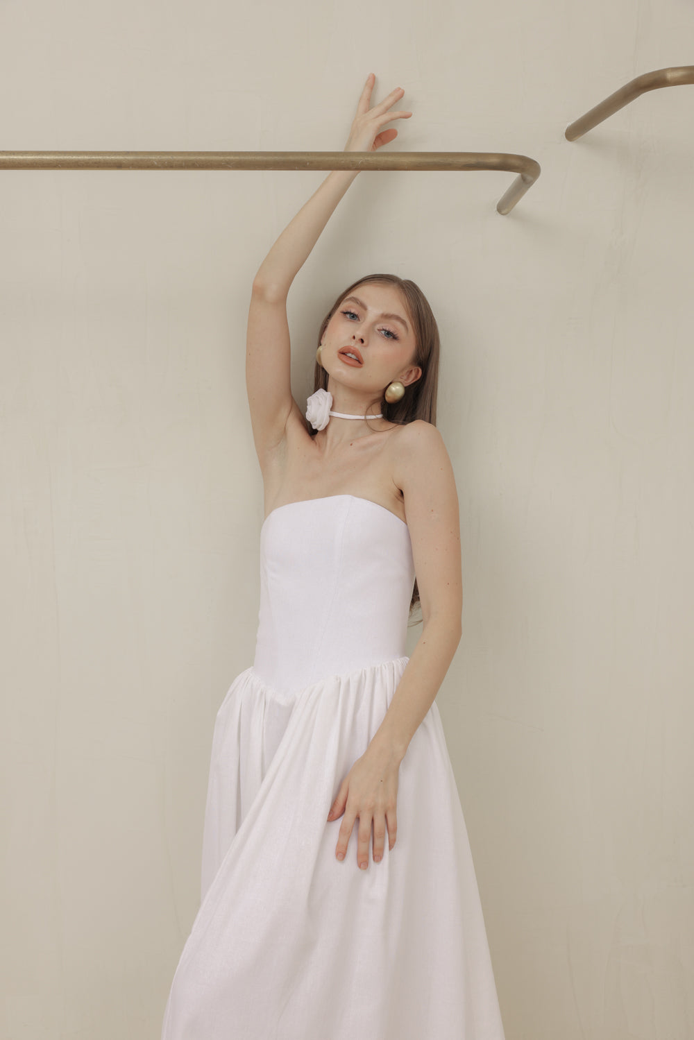 CAPUCINE DRESS Strapless Baroque Style Waist Maxi Dress with Floral Neckpiece (White Linen)