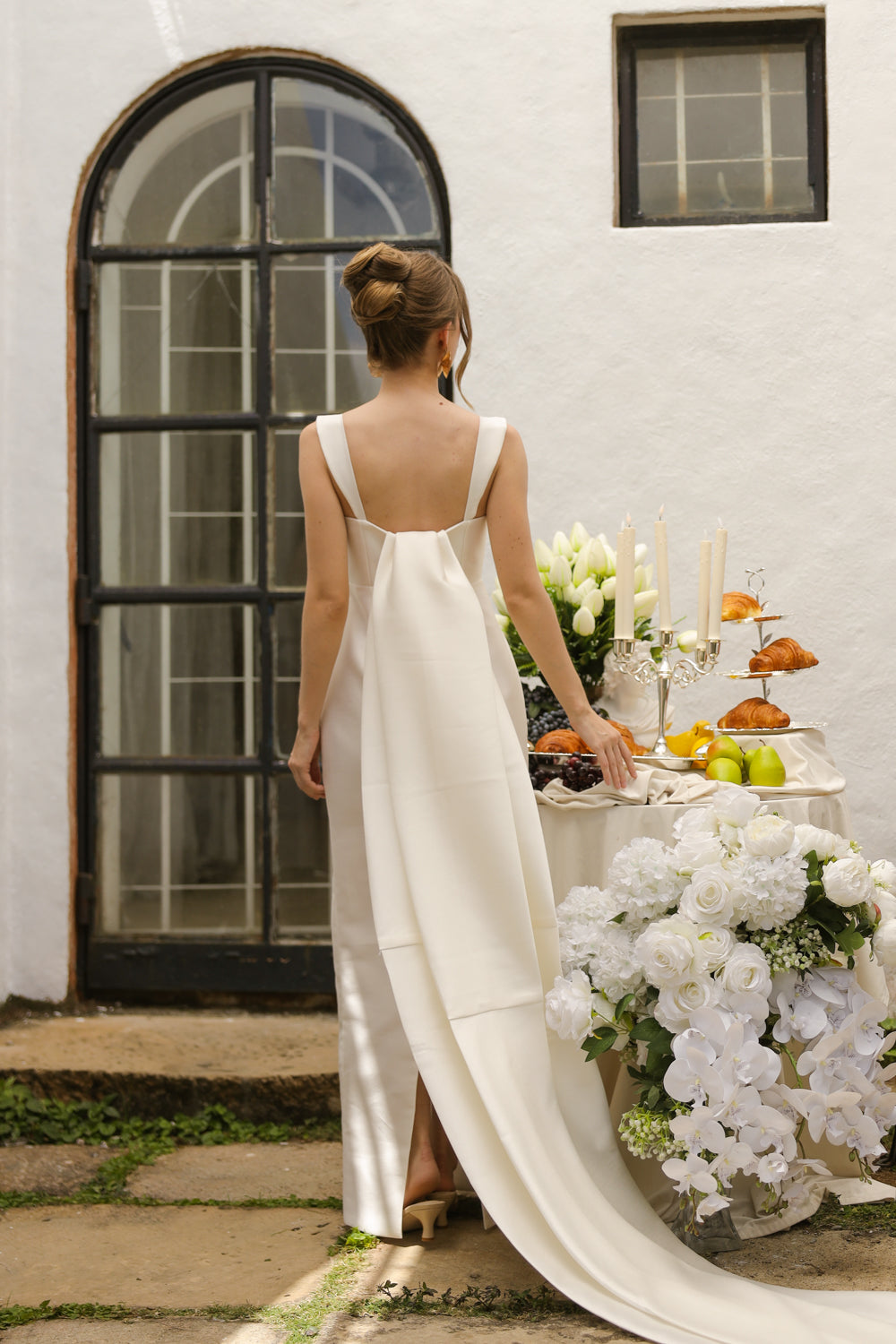GABRIELA Strappy Straight Cut Gown with Detachable Bow Trail (Ivory White Gazaar)