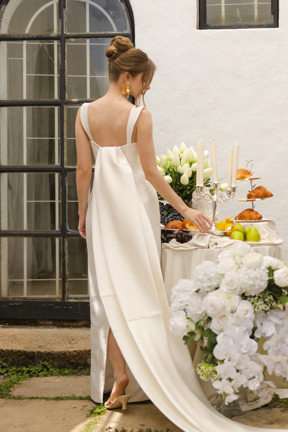 GABRIELA Strappy Straight Cut Gown with Detachable Bow Trail (Ivory White Gazaar)