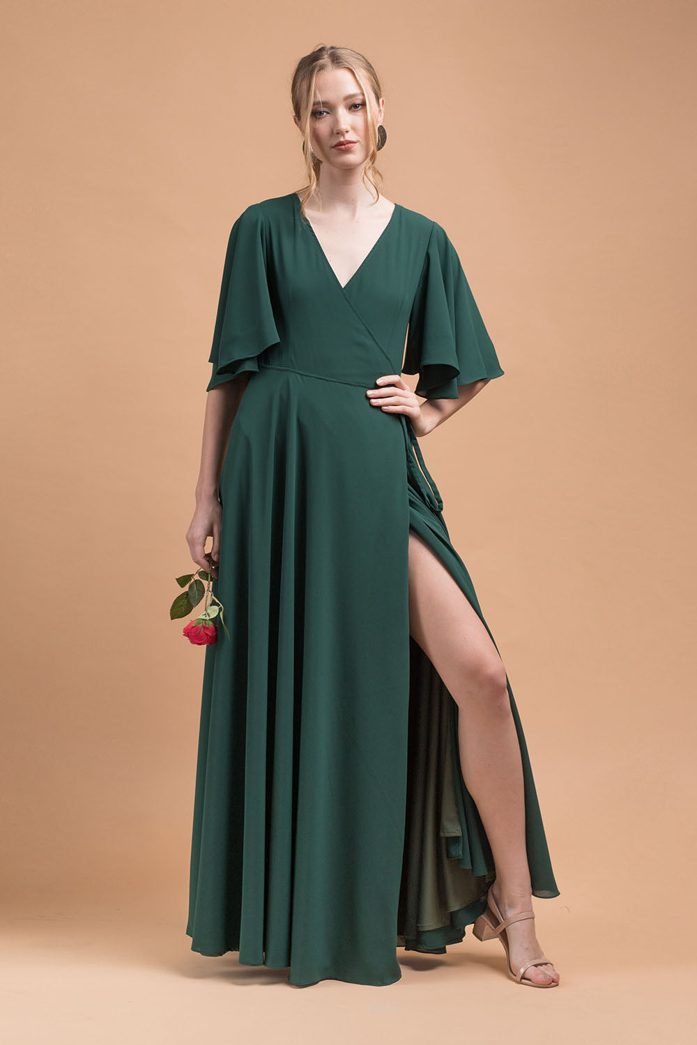 Green maxi 2024 dresses with sleeves