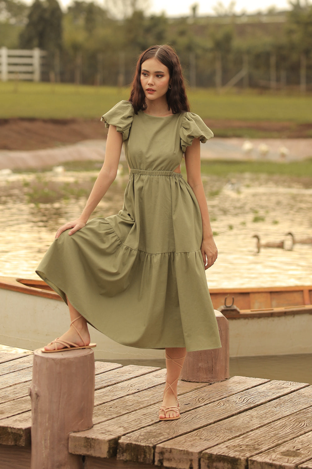 Olive green midi dress with outlet sleeves